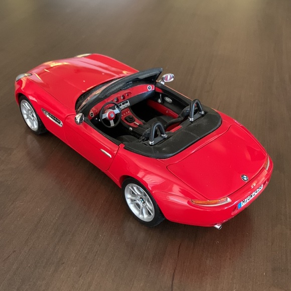 BMW Z8 Collectors Model Car - Red - Picture 3 of 16